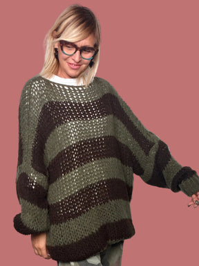 Maglia oversize a righe larghe con lavorazione traforata