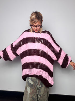 Maglia oversize a righe larghe con lavorazione traforata