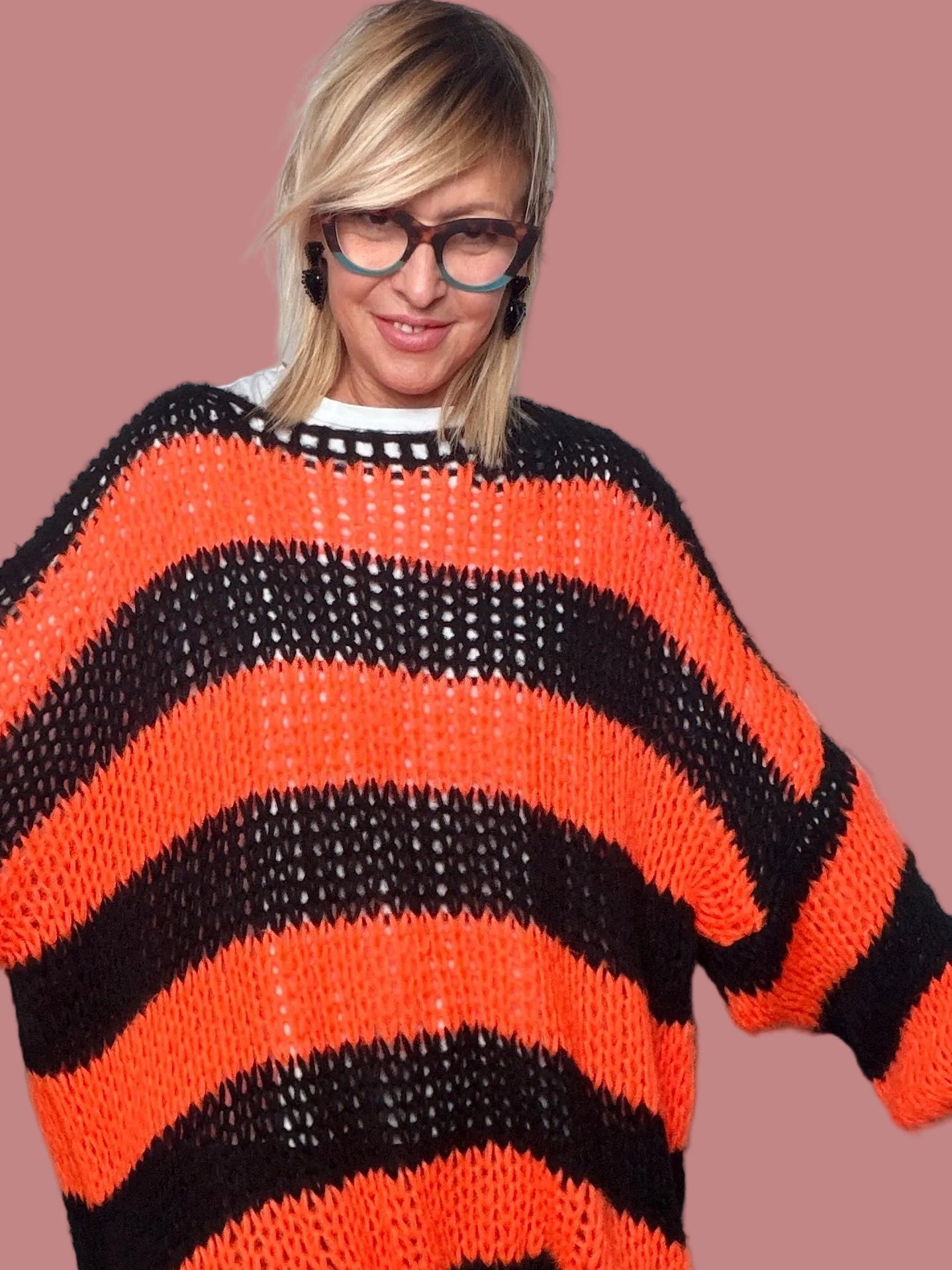 Maglia oversize a righe larghe con lavorazione traforata