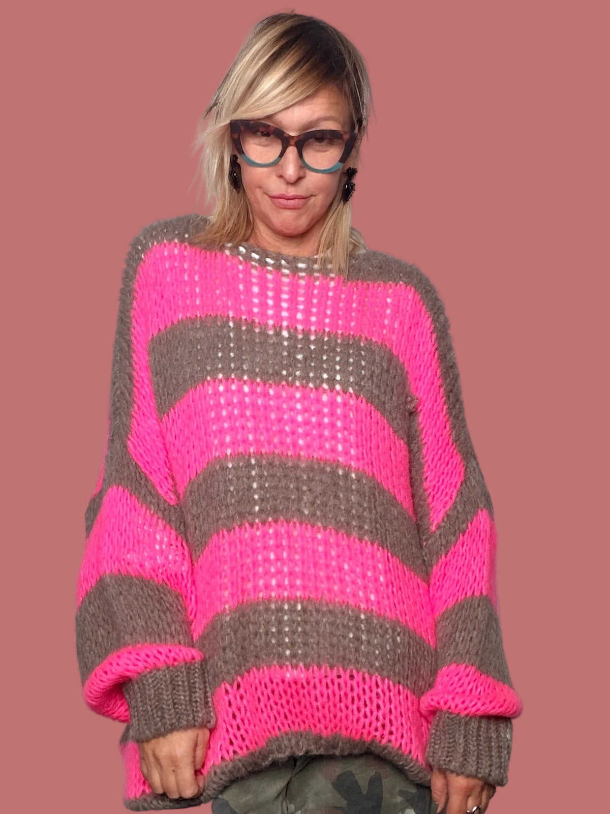 Maglia oversize a righe larghe con lavorazione traforata (in arrivo il 23/10)