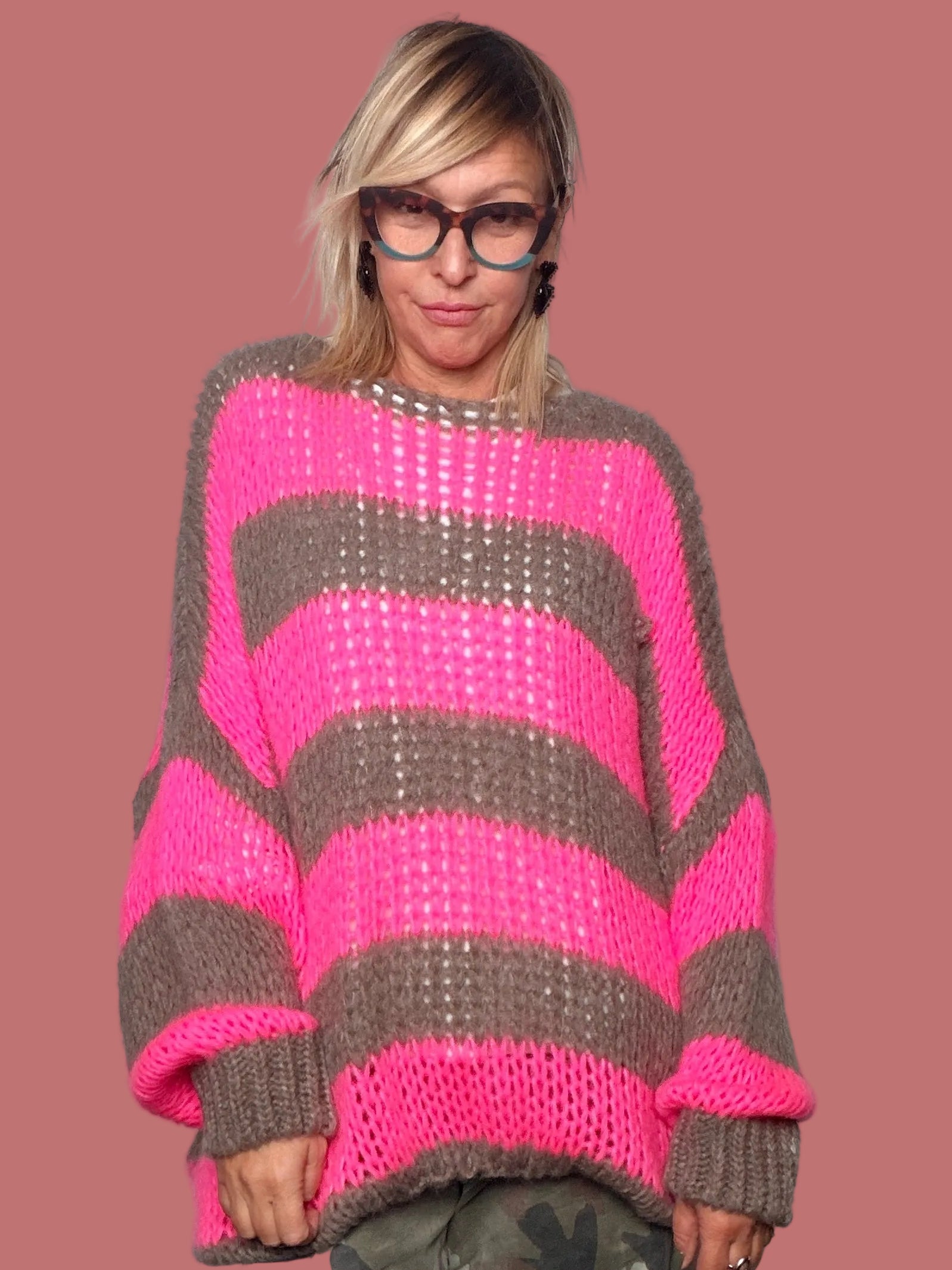 Maglia oversize a righe larghe con lavorazione traforata