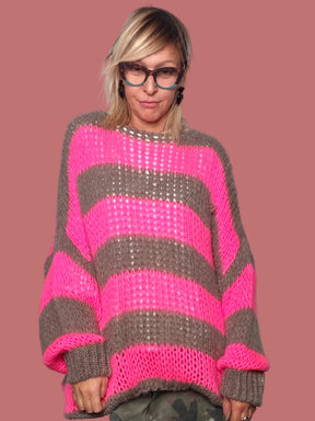 Maglia oversize a righe larghe con lavorazione traforata