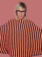 Maglia over a righe con maniche a pipistrello