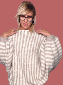 Maglia over a righe con maniche a pipistrello