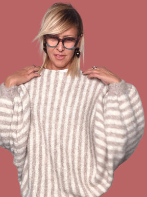 Maglia over a righe con maniche a pipistrello