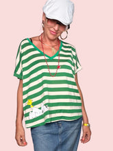 T-Shirt Righe Verdi  — Scollo V Oversize