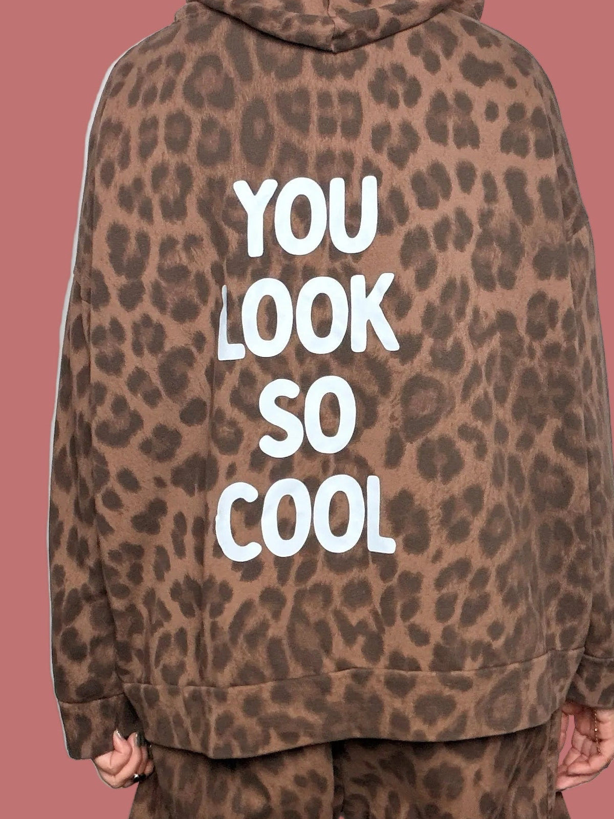 Felpa leopardata Susy Star, retro con scritta bianca YOU LOOK SO COOL