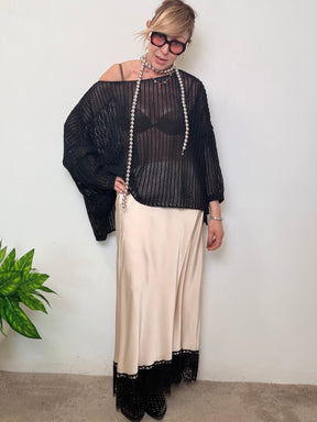 Gonna lunga in tessuto fluido con dettagli in pizzo