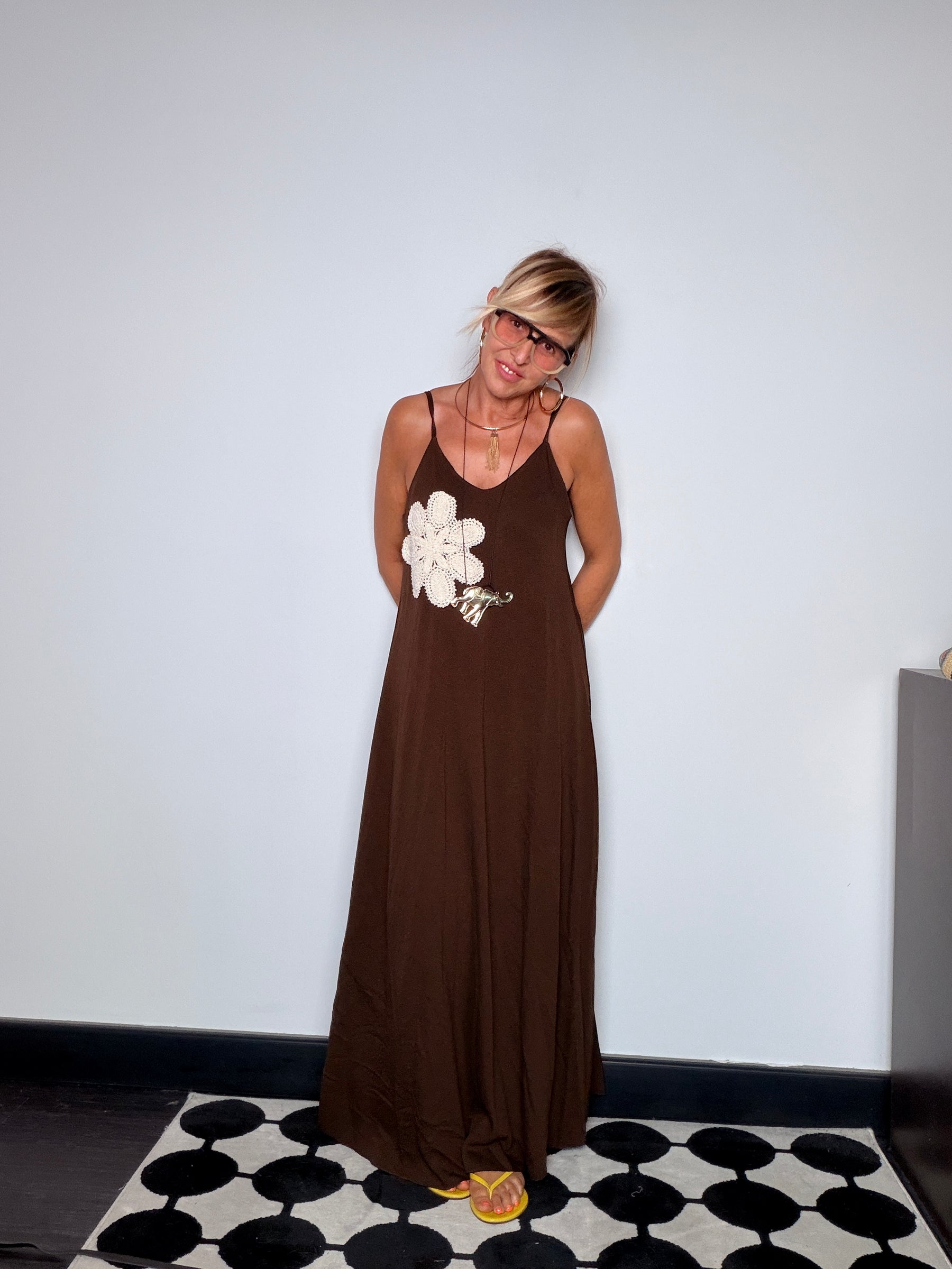 Abito Maxi con Applicazione Floreale in Pizzo — Scollo V