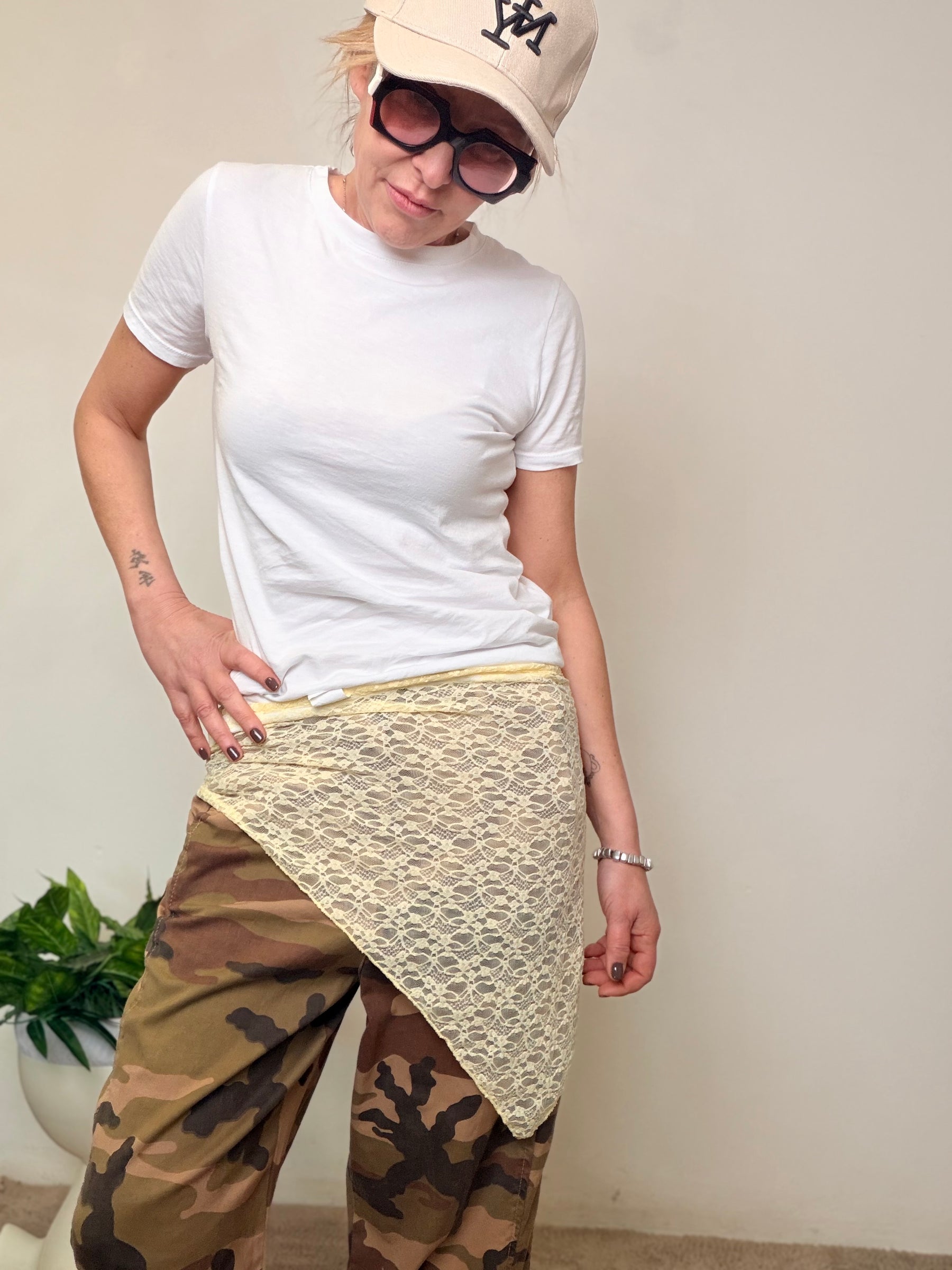 Foulard asimmetrico in pizzo giallo vaniglia
