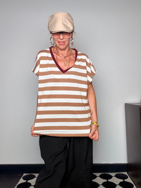 Maglia Oversize a Righe con Scollo a V