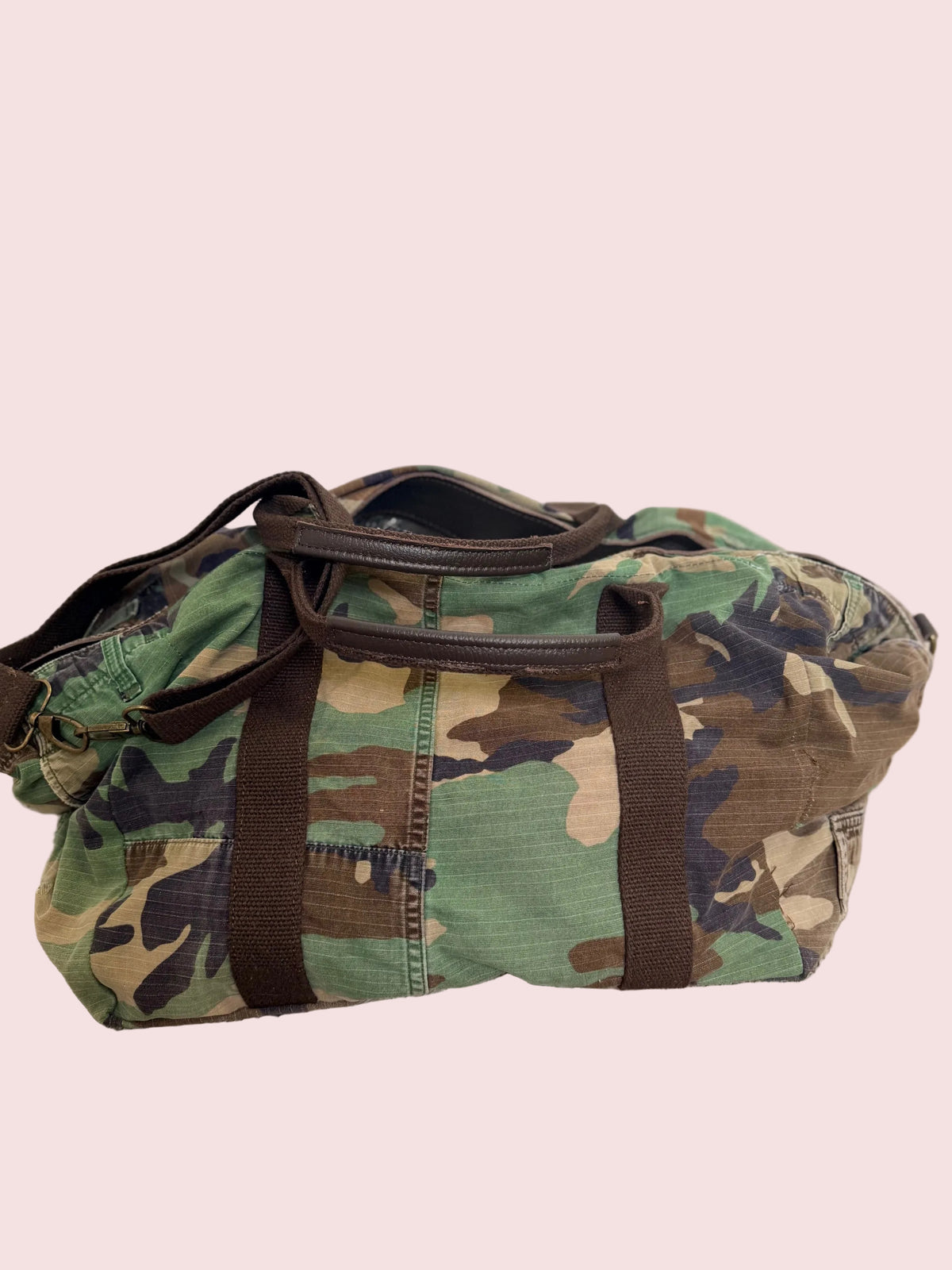 Borsa Bauletto Camouflage Militare con Dettagli Pelle Marrone