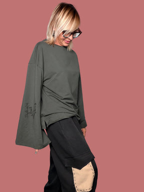 Pantalone cargo a ovetto con patch a contrasto