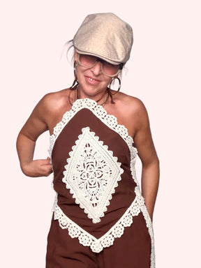 Top Halter Neck con Applicazioni in Crochet