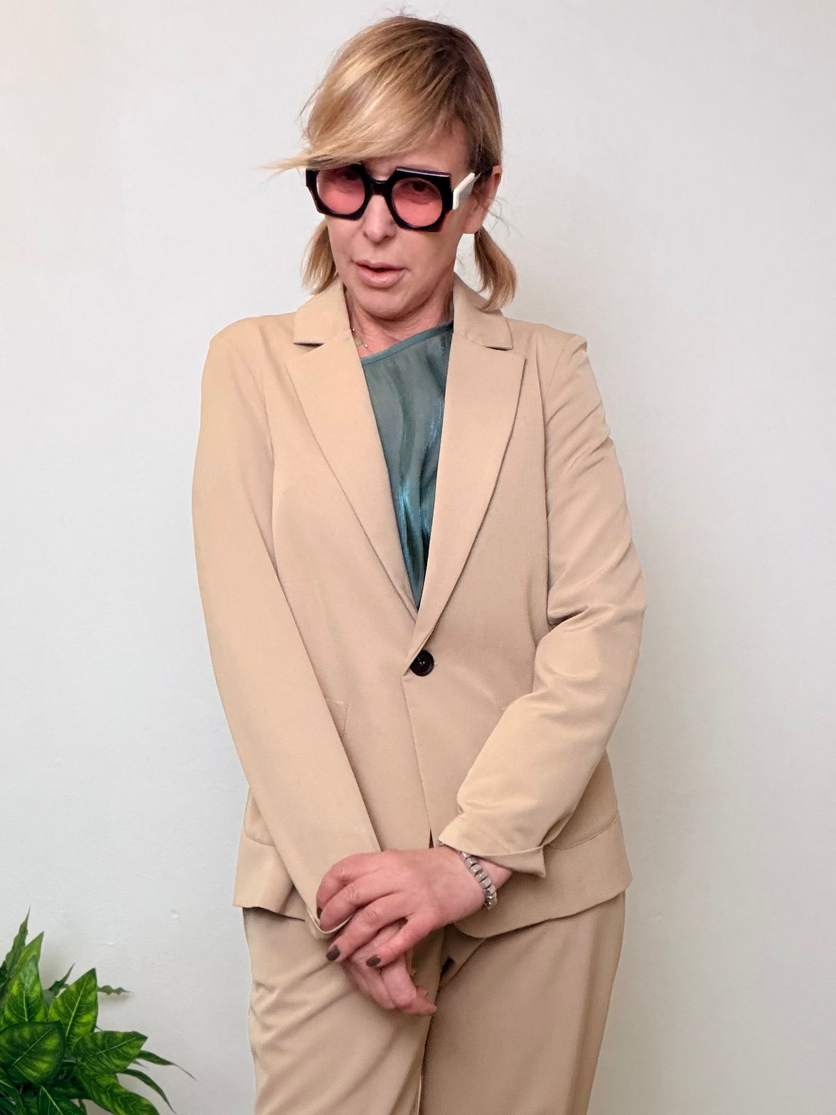 Giacca sartoriale nera dal carattere deciso