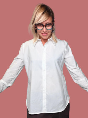 Camicia Souvenir bianca con collo classico, maniche lunghe e fondo arrotondato