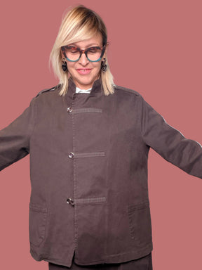 Giacca Flo&Poi marrone scuro con collo alto e chiusure a bottone