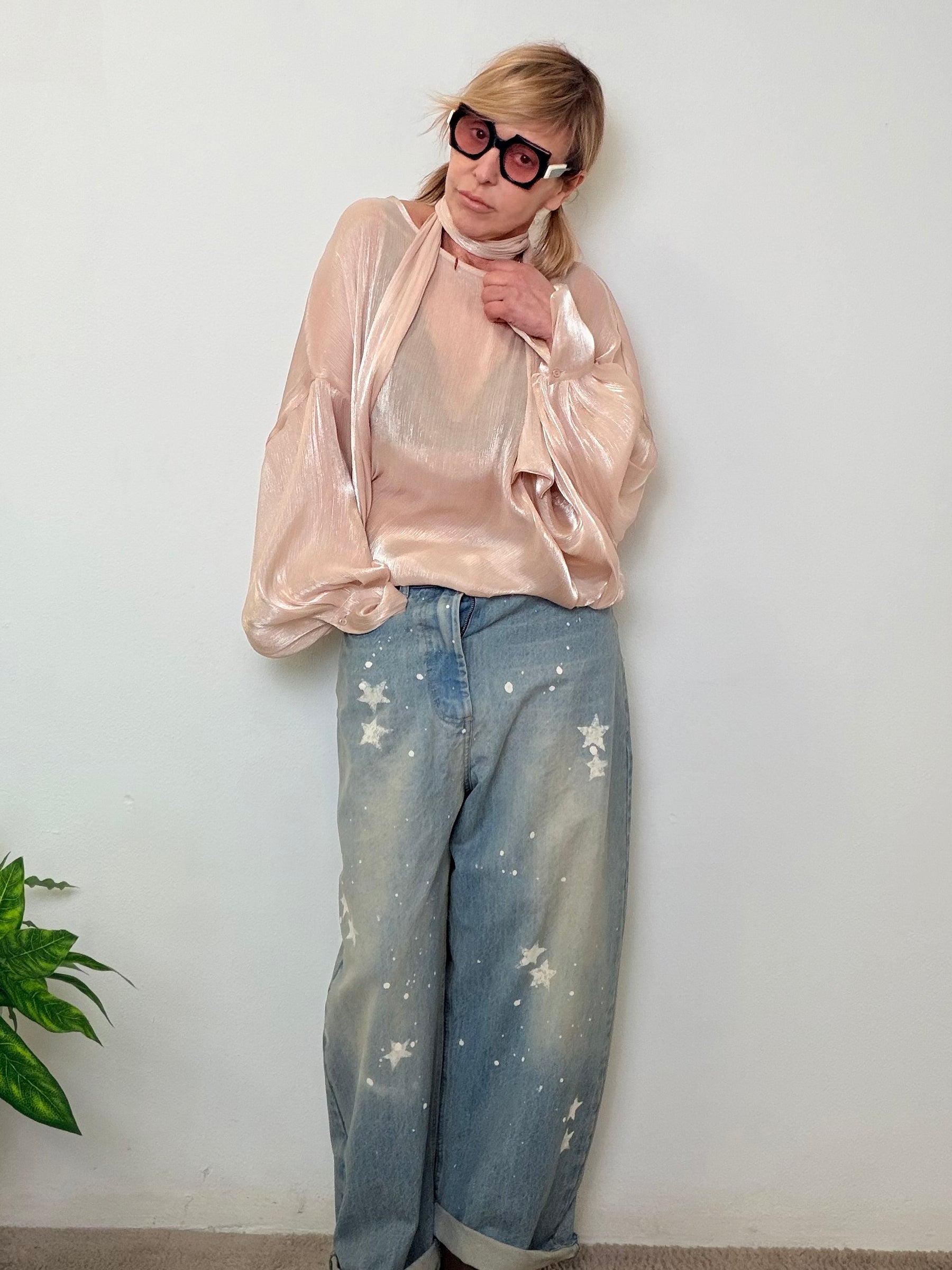Jeans Azzurri Stelle e Schizzi Vernice Bianca a Gamba Ampia