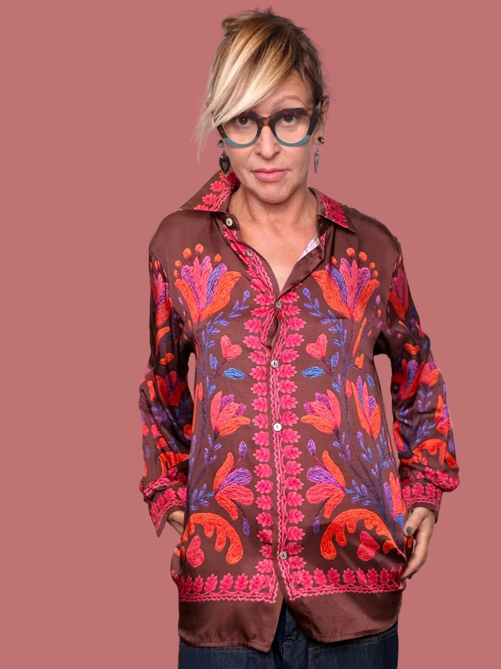 Camicia Susy Star moro in raso con stampa floreale, vista frontale