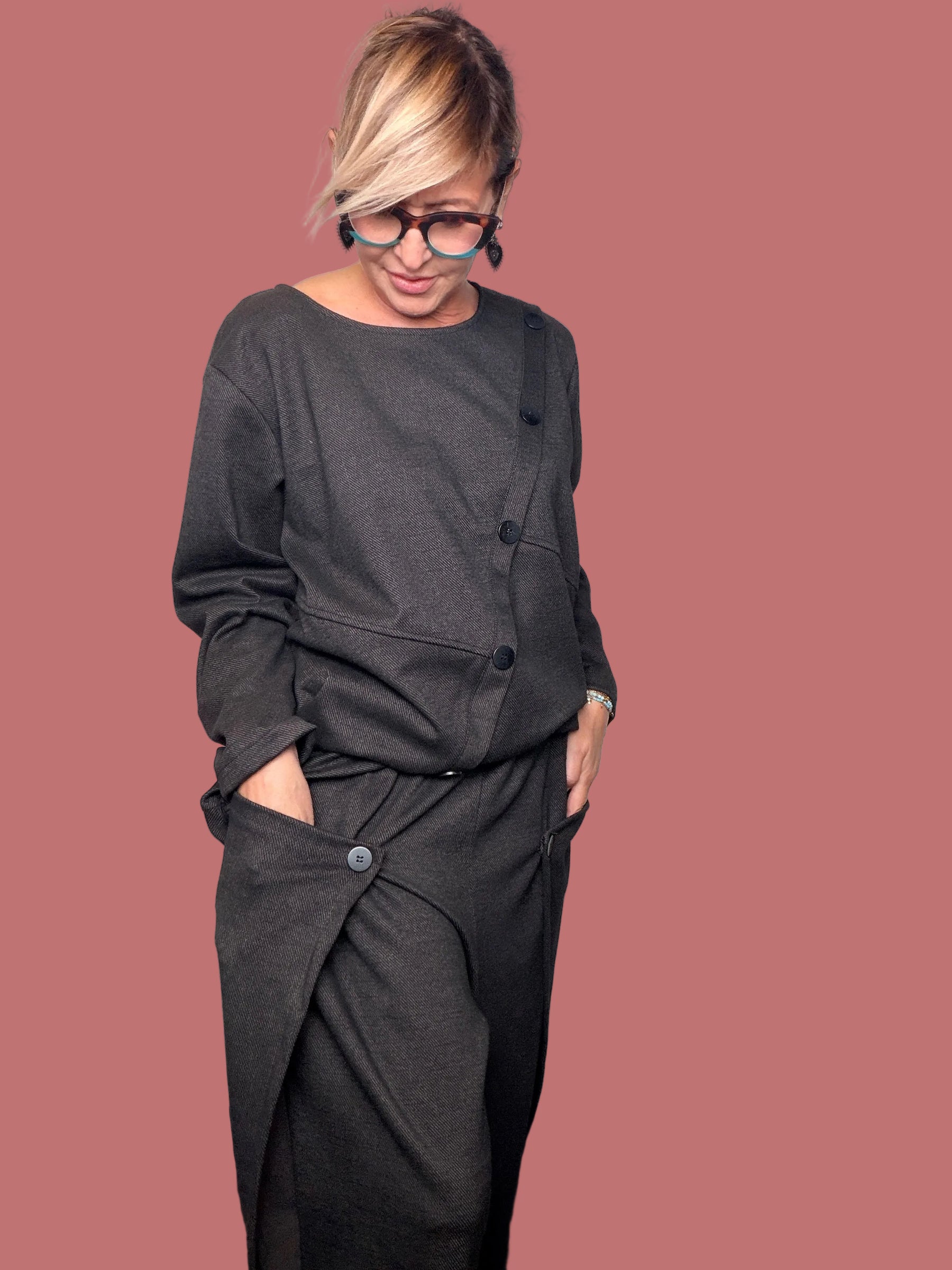 Pantalone Female a ovetto con pannelli asimmetrici, vista completa