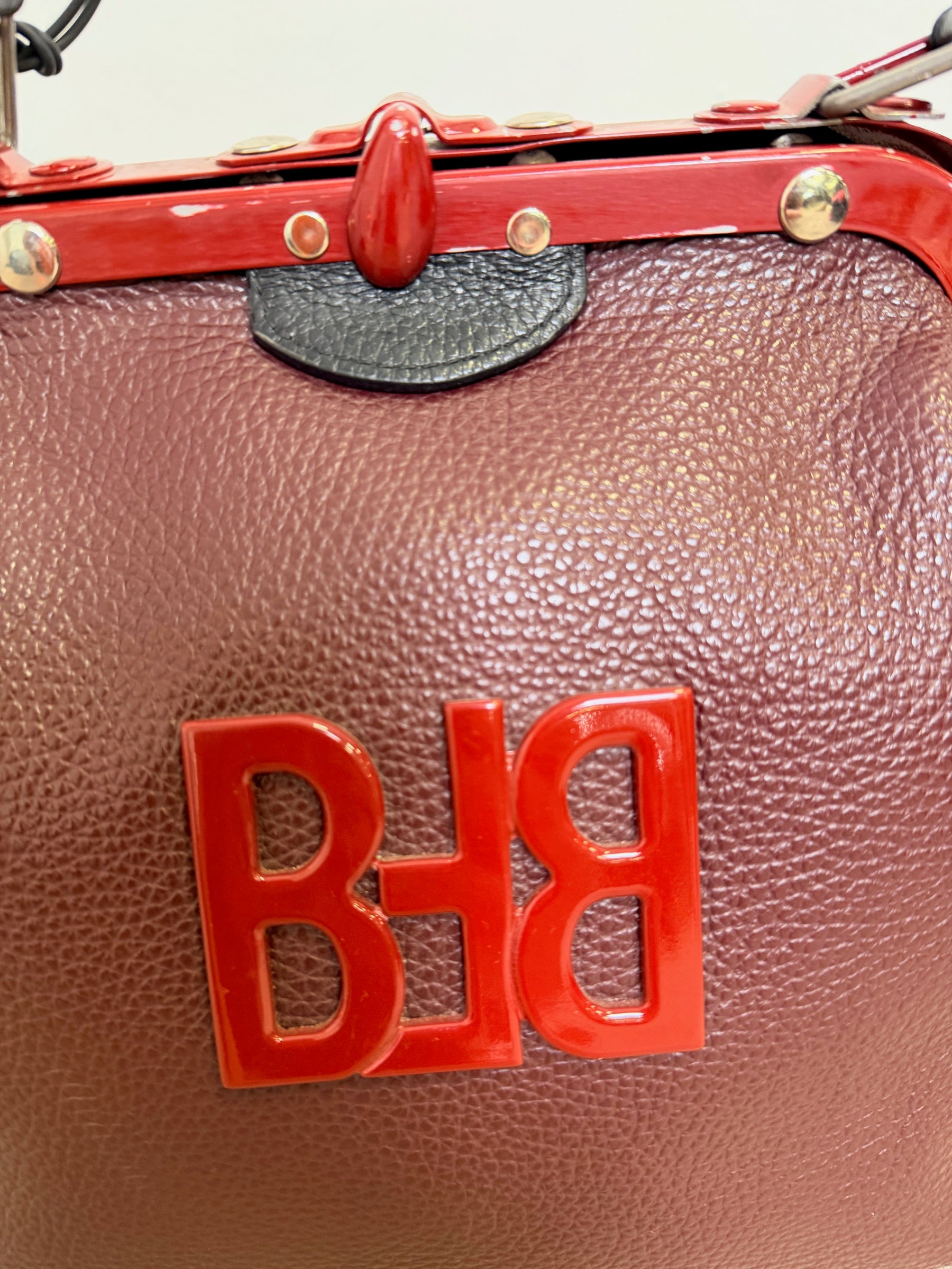 Mini Doctor Bag Cornice Metallica - Bordeaux, Nera Cuore e Fiamme