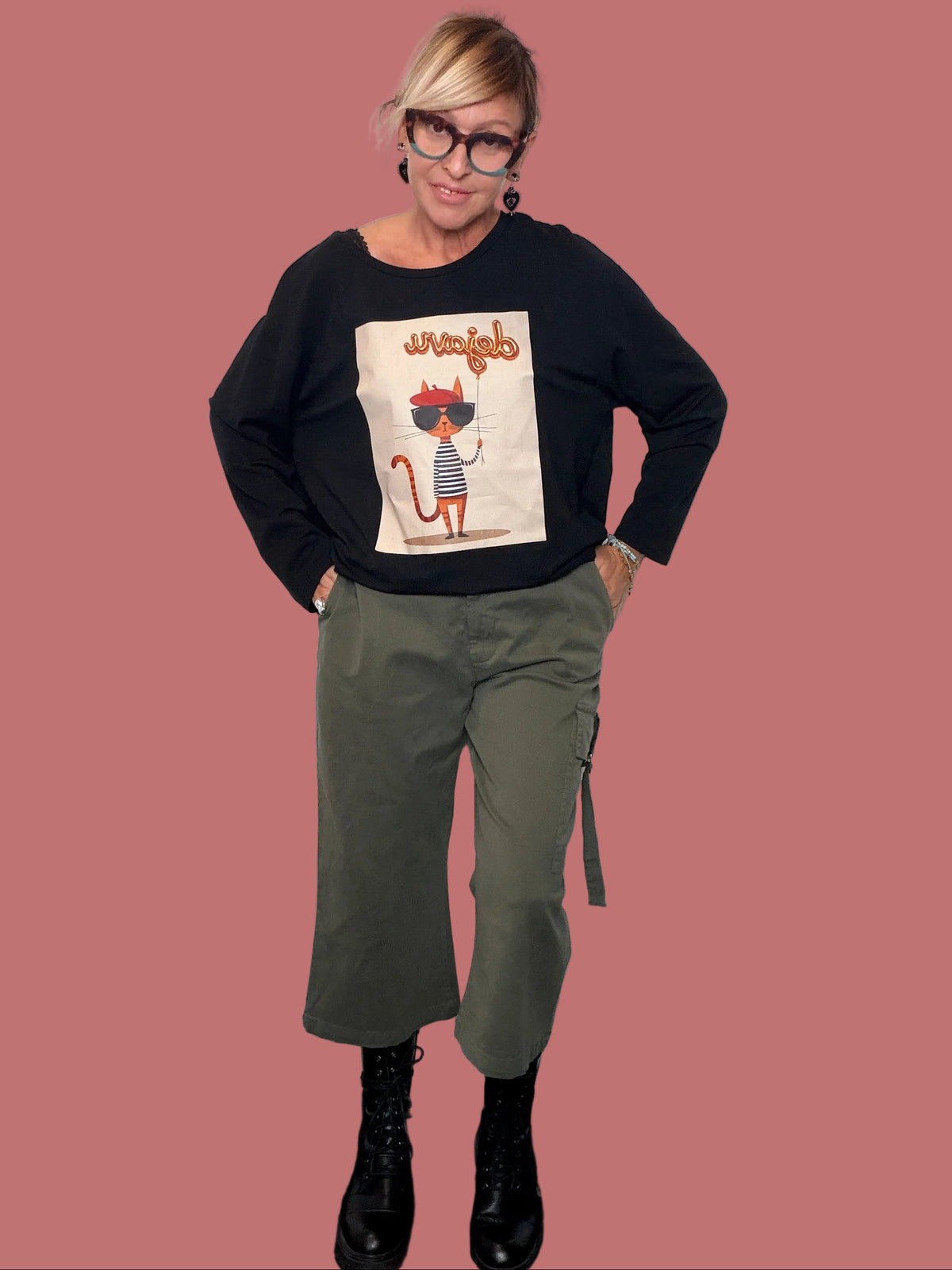 T-shirt oversize a maniche lunghe con stampa gatto parigino