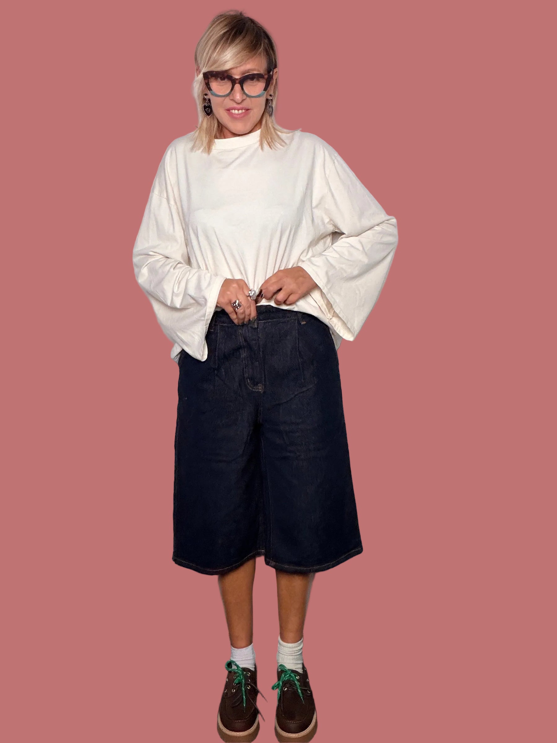 Pinocchietto in denim scuro a gamba ampia