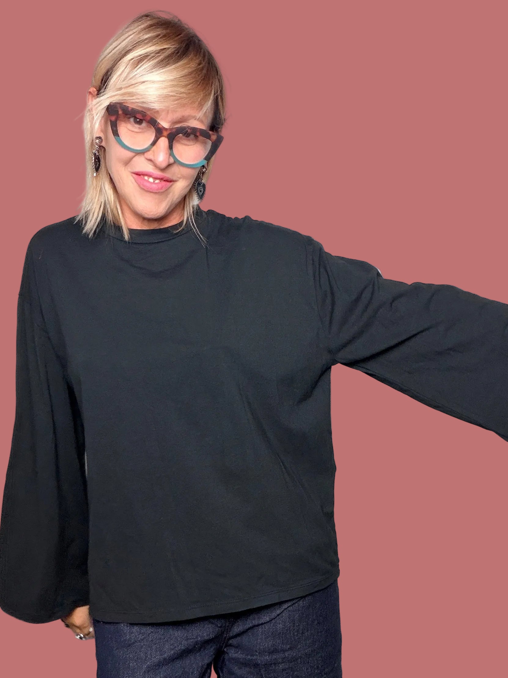 Maglia dalla linea ampia con maniche svasate