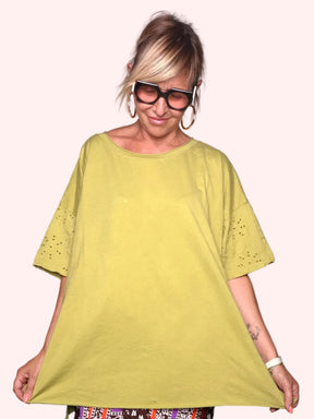 Maxi T-Shirt Oversize con Maniche Kimono e Inserto Sangallo