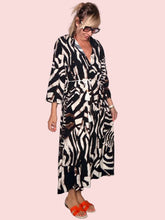 Abito Chemisier Kaftan Zebrato con Cintura a Nappine