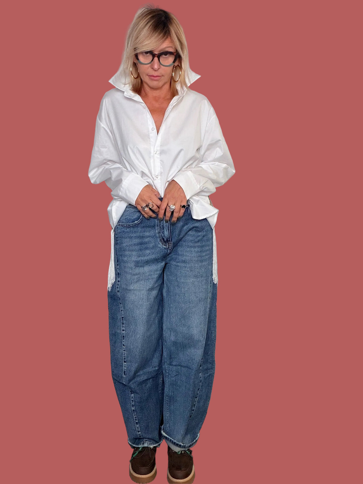Jeans balloon con cuciture a vista