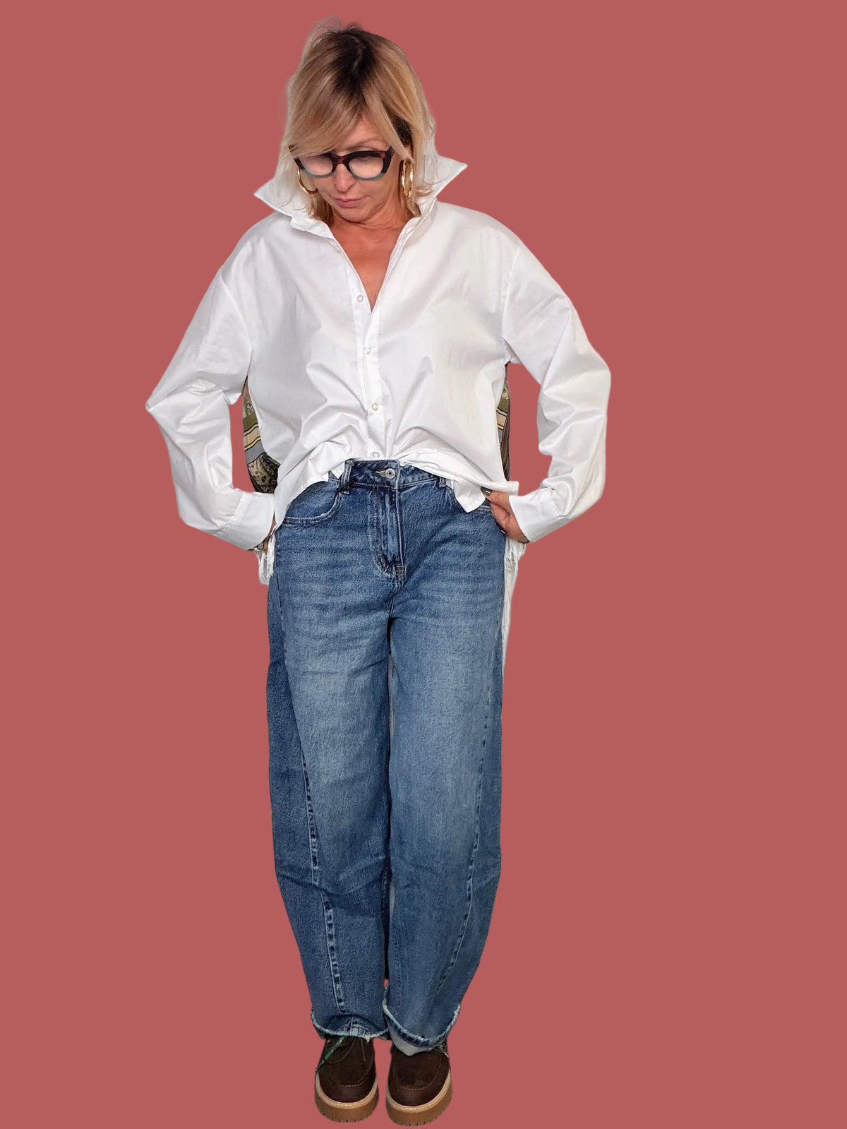 Jeans balloon con cuciture a vista