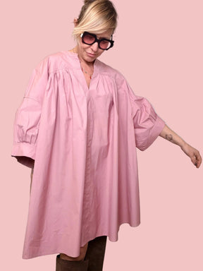 Abito oversize rosa maniche kimono