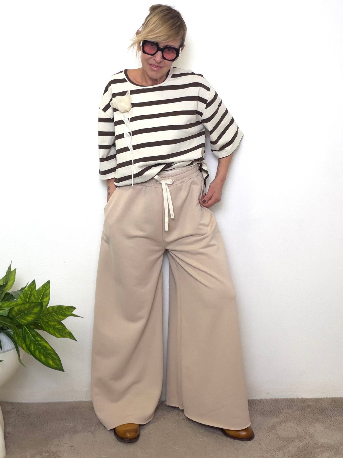 Pantalone beige palazzo coulisse bianca tasche laterali