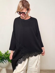 Felpa oversize con pizzo asimmetrico