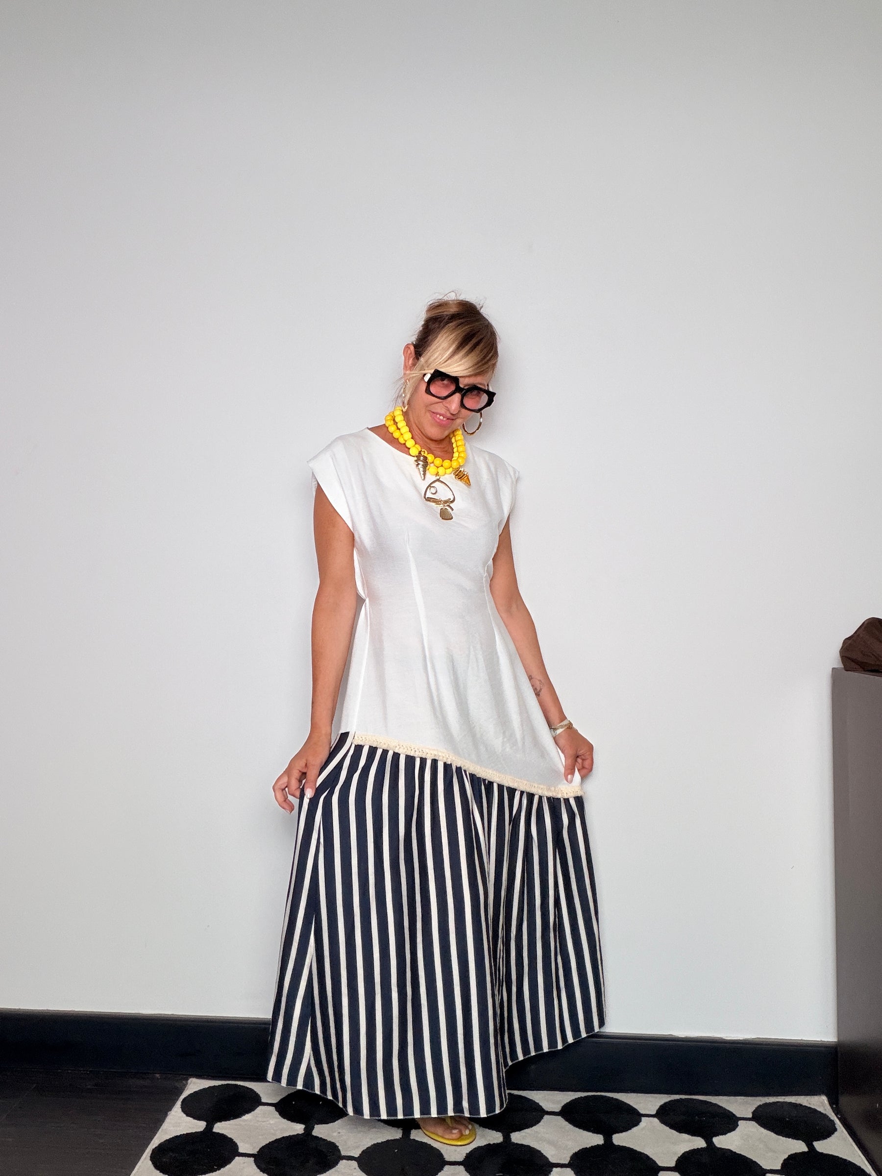 Abito Maxi Bicolore a Righe con Inserto in crochet