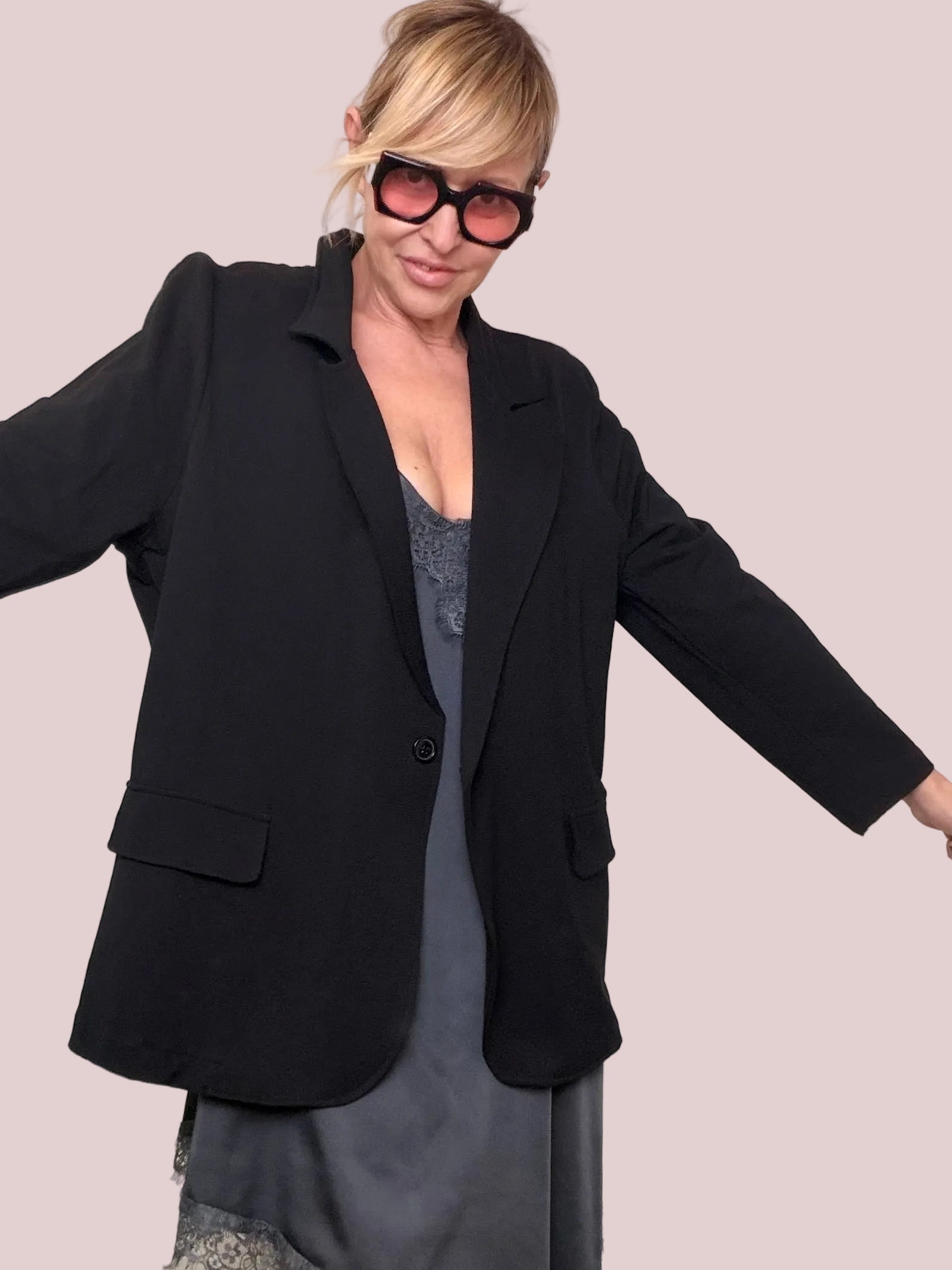 Giacca blazer nera oversize colletto revers tasche pattina