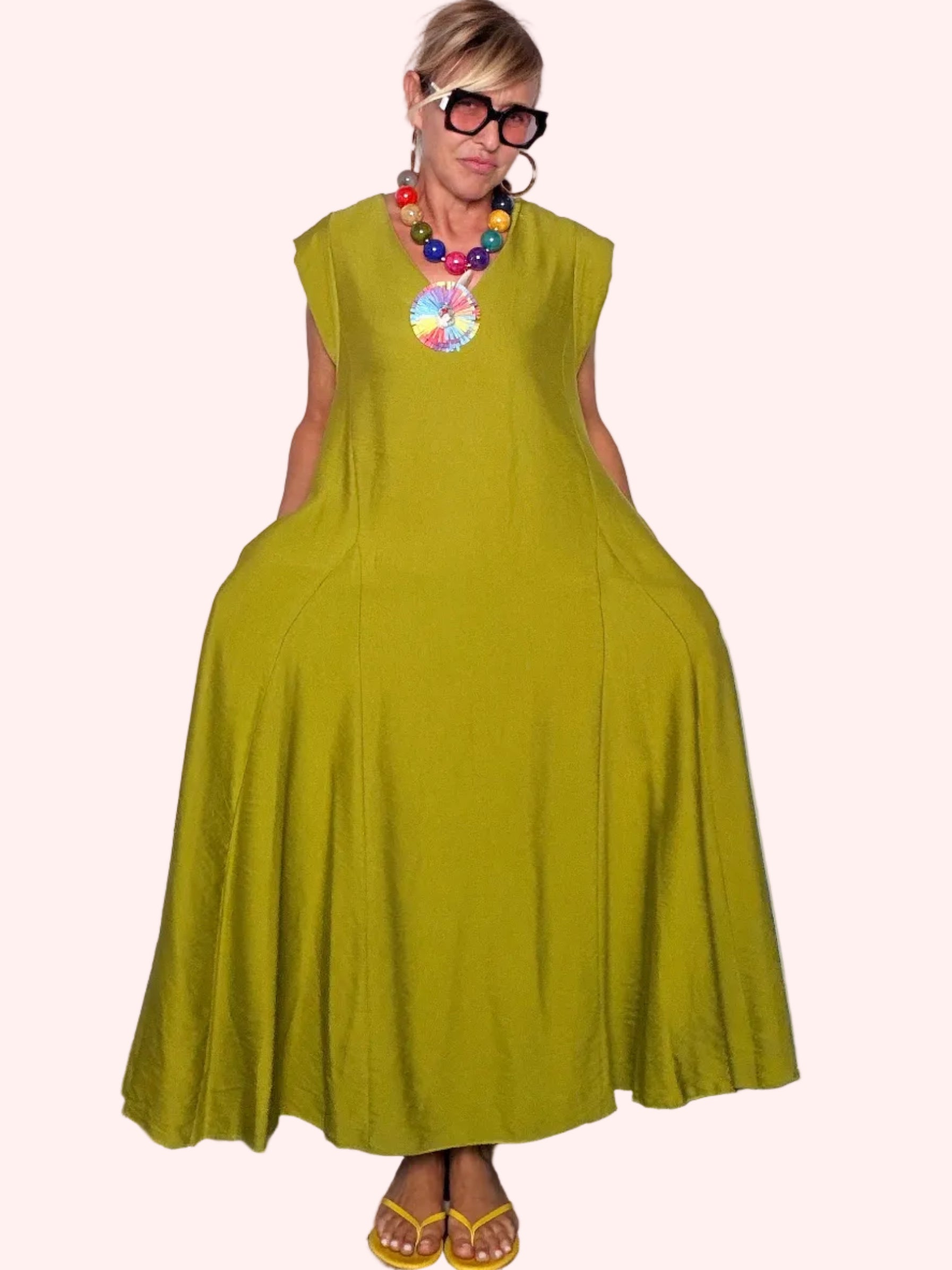 Abito Maxi con Scollo a V e Spalle Strutturate