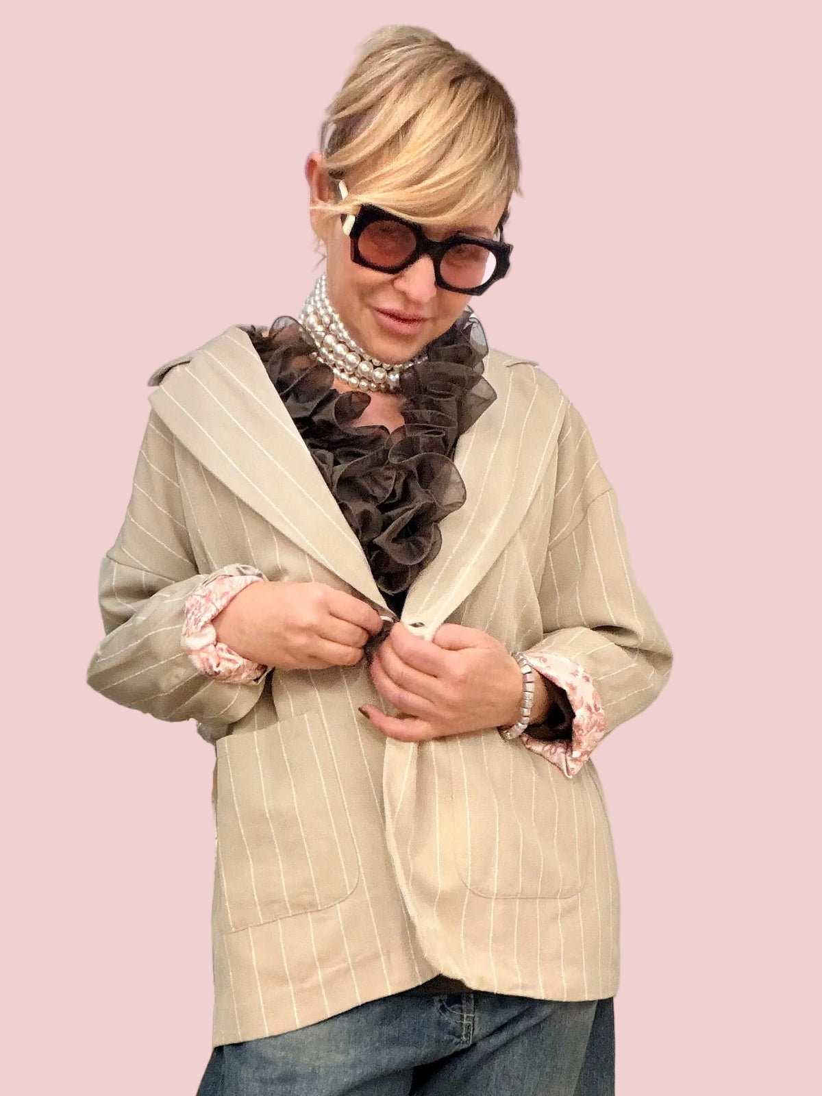 Giacca Gessata Beige con Fodera Floreale