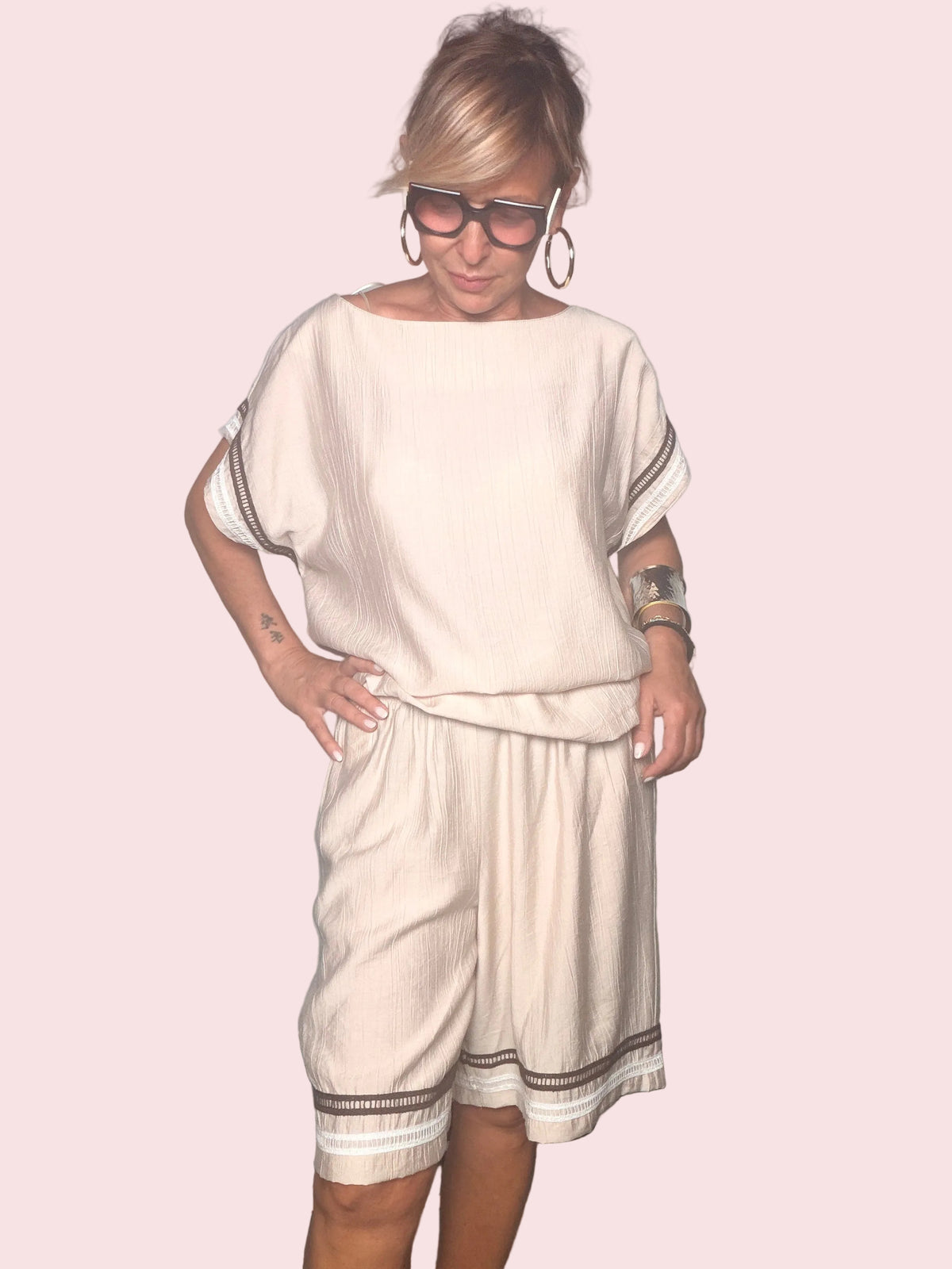 Shorts in Plissé con Bordo Traforato — Beige Panna