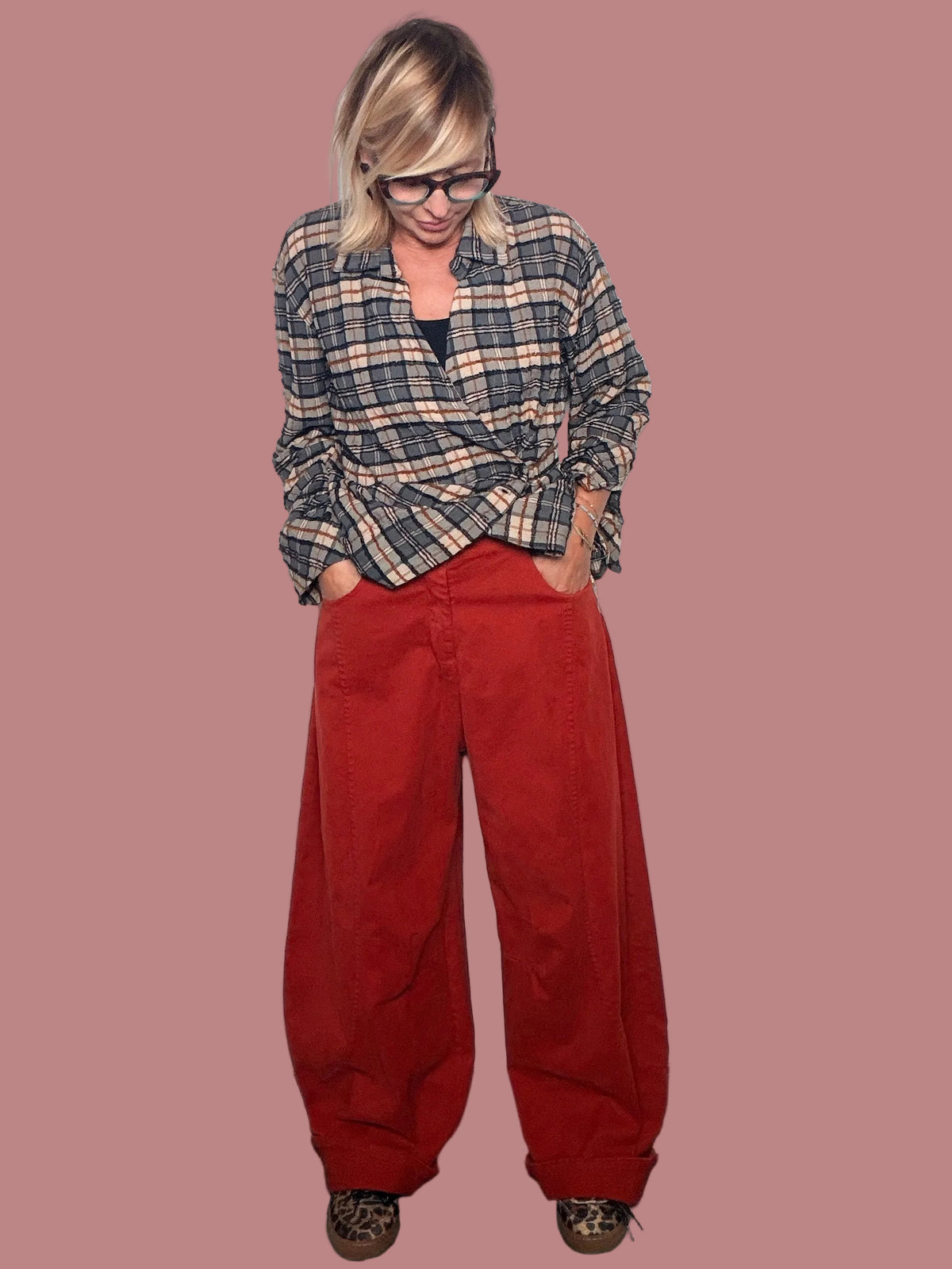 Pantalone balloon avorio con tasche e cuciture sagomate