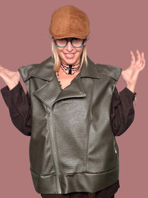 Gilet biker oversize in ecopelle con zip asimmetrica