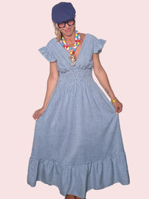 Abito Maxi Vichy con Scollo a V e Volant — Blu/Bianco e Nero/Bianco