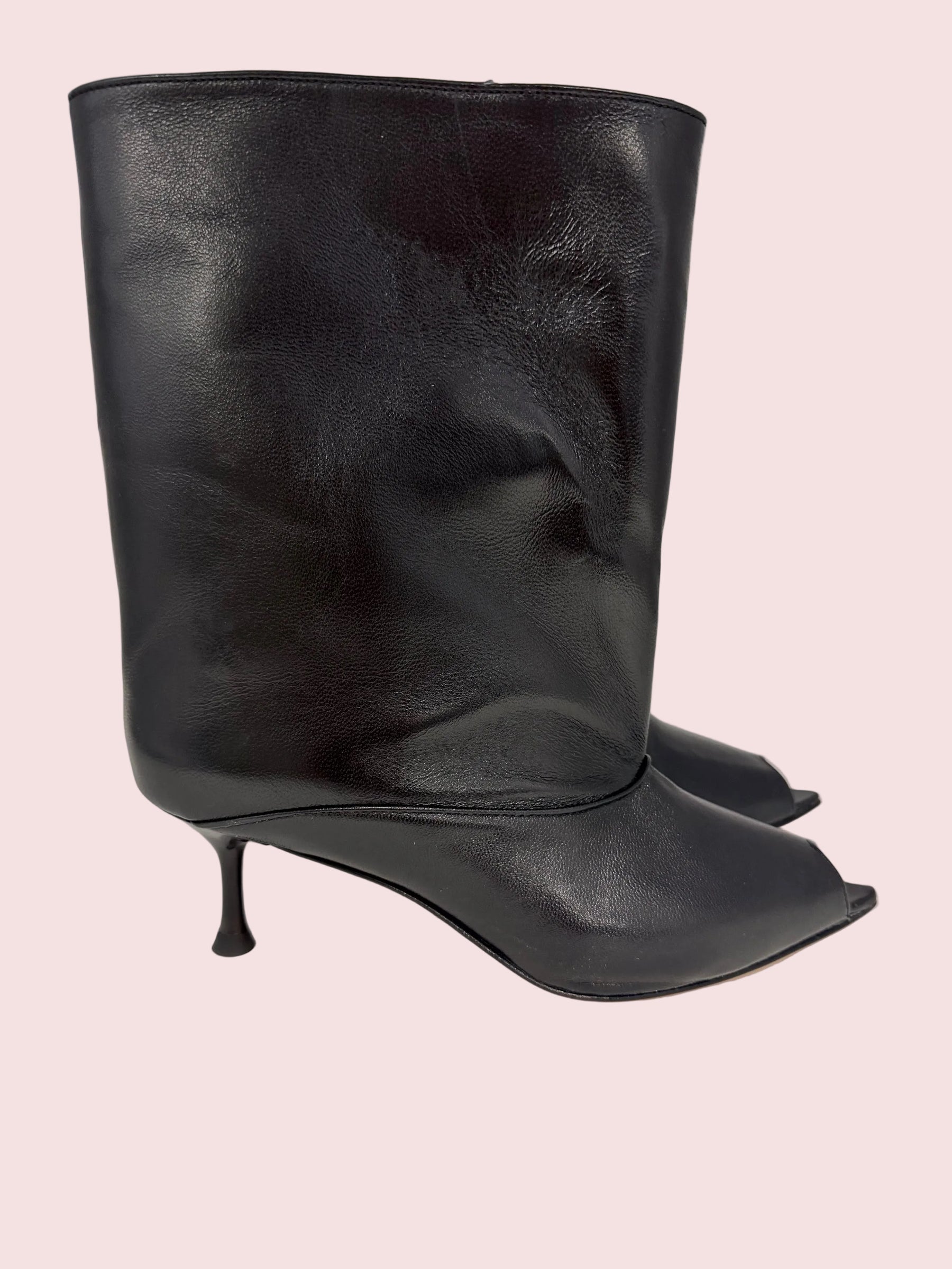 Stivaletto Kitten Heel con Gambale largo e punta aperta