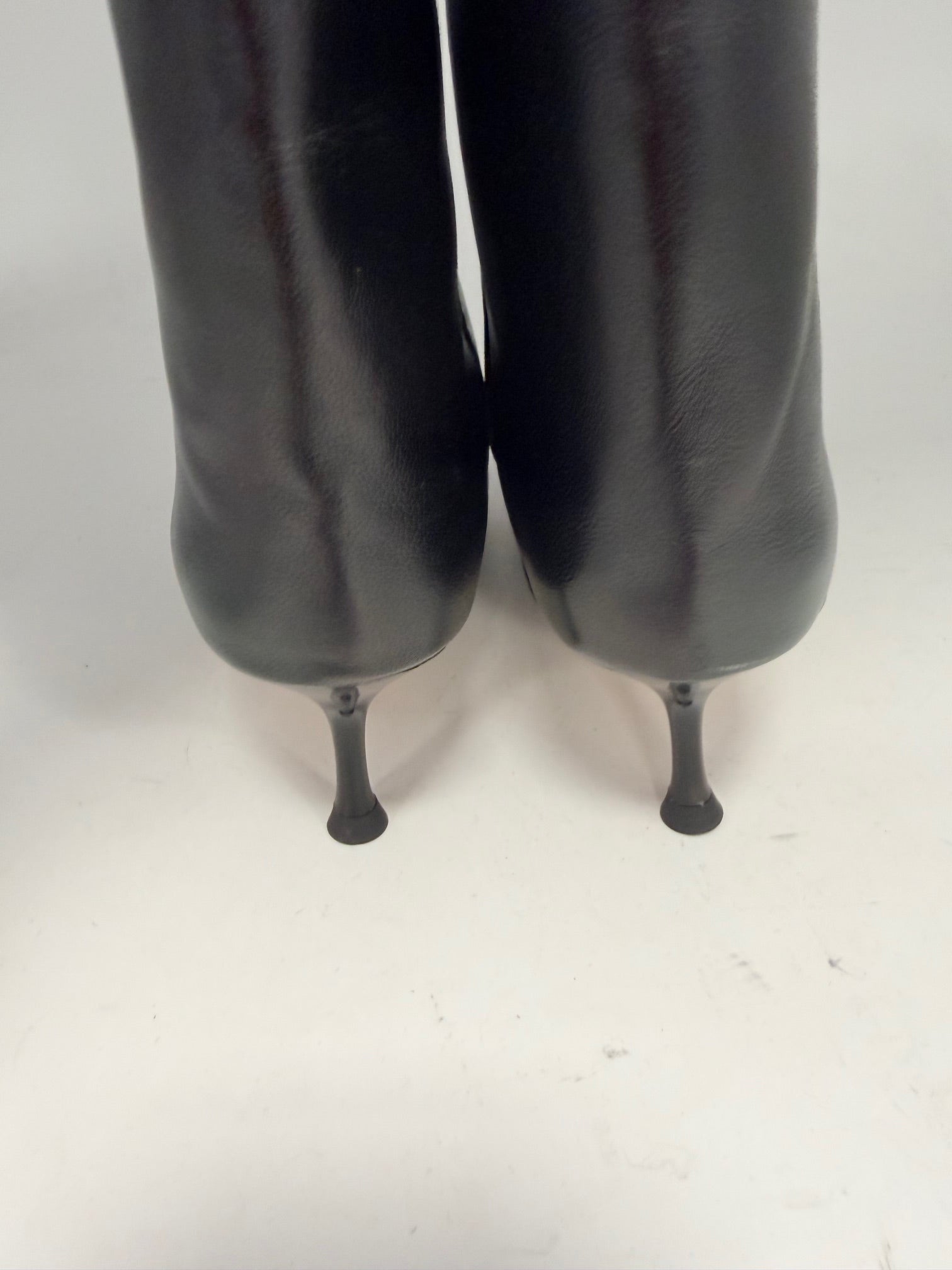 Stivaletto Kitten Heel con Gambale largo e punta aperta