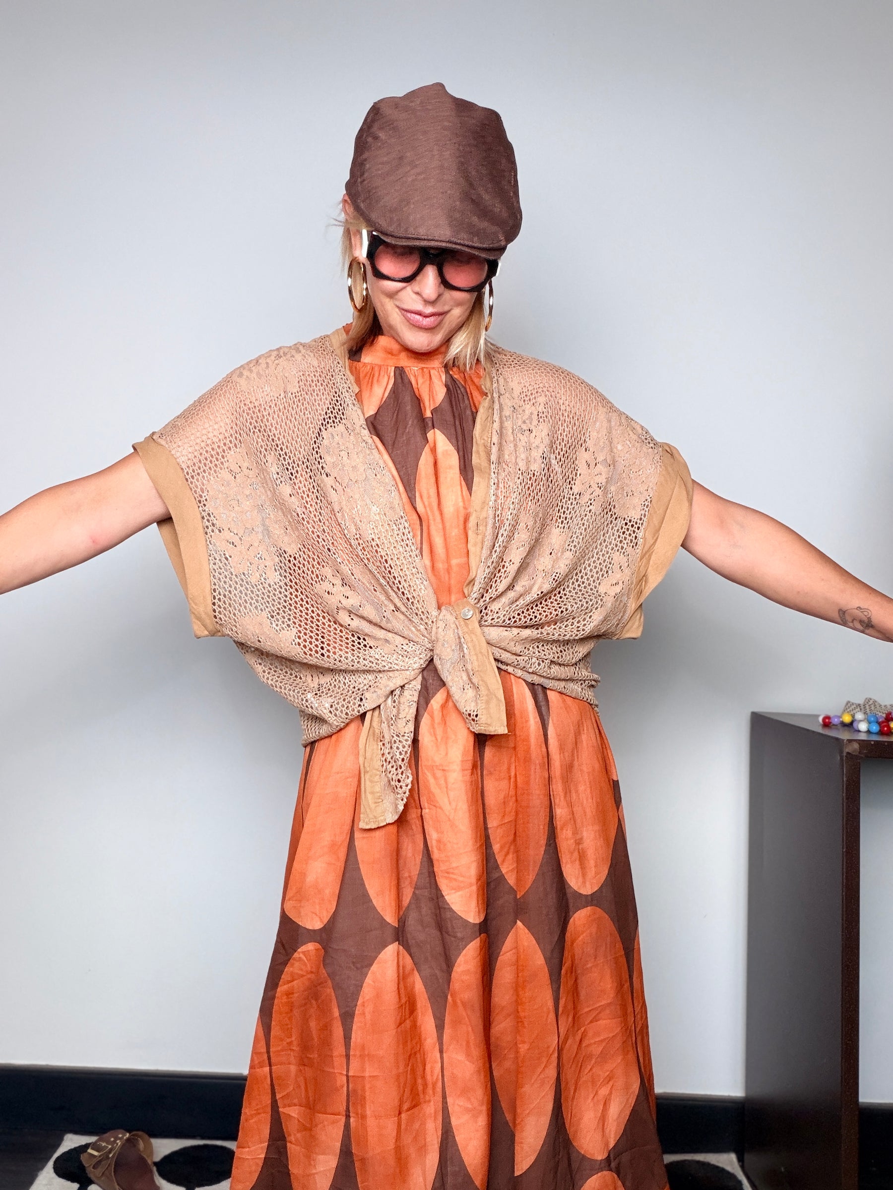 Camicia Oversize in Maglia Traforata con Bottoni Dorati — Beige Sabbia