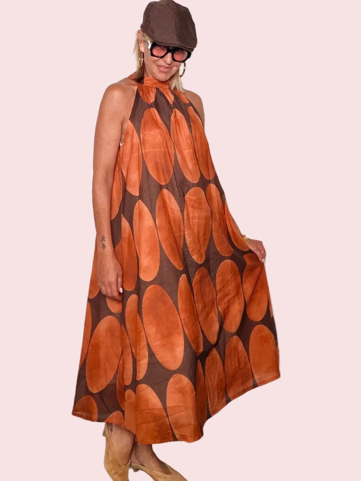 Abito Maxi in Cotone con Stampa a Cerchi Macro — Arancio/Marrone