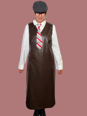 Abito lungo in ecopelle con scollo a V