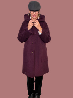 Cappotto prugna con cappuccio e tasche applicate