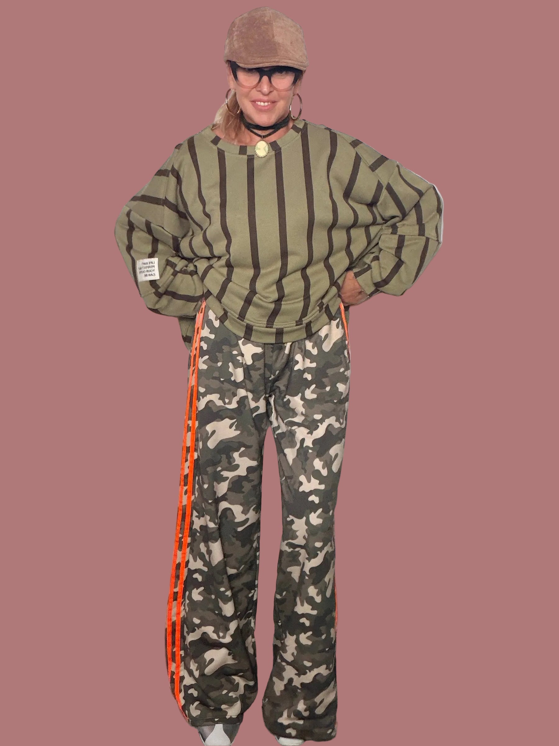 Pantalone Over camouflage  con bande fluorescenti